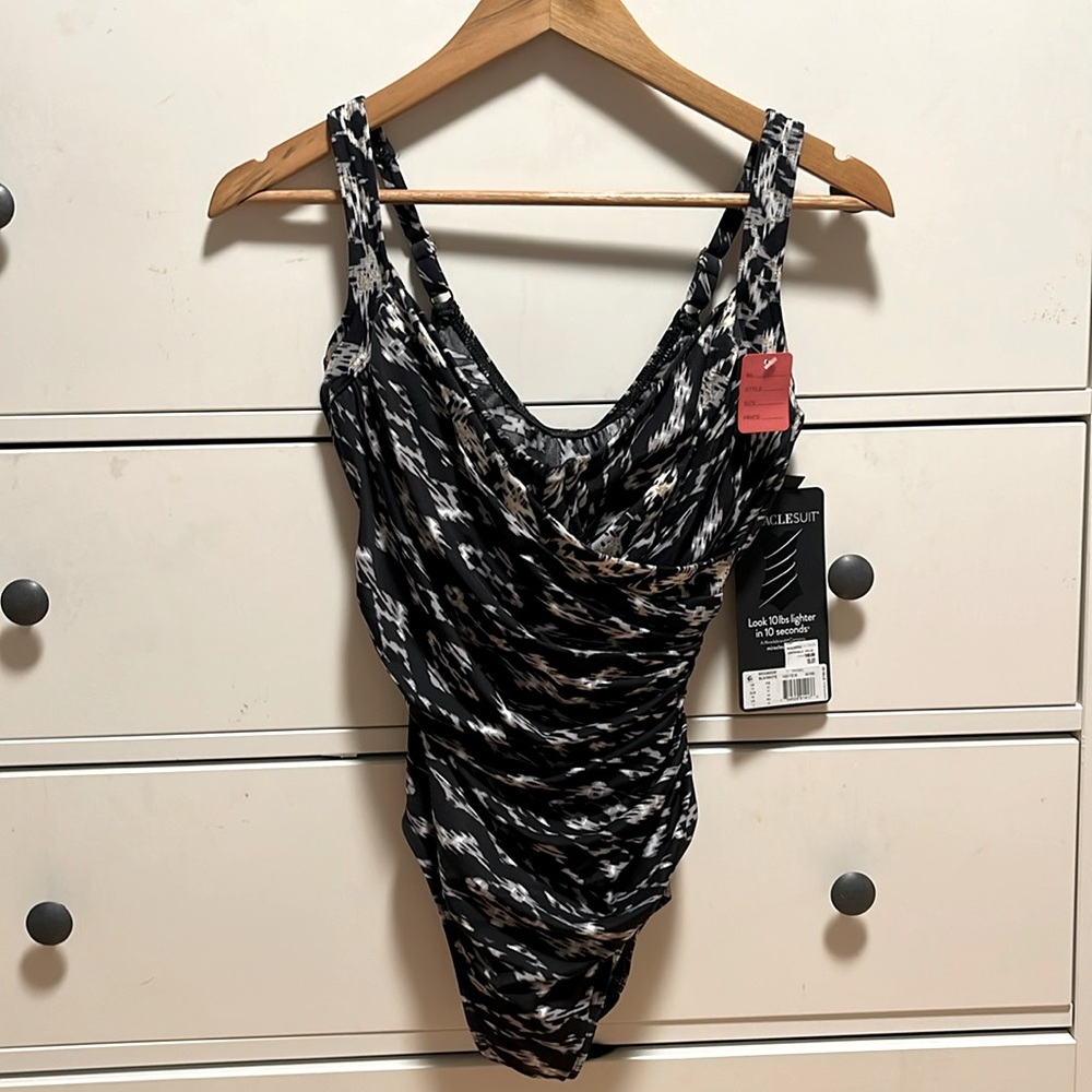 NWT One piece Miraclesuit